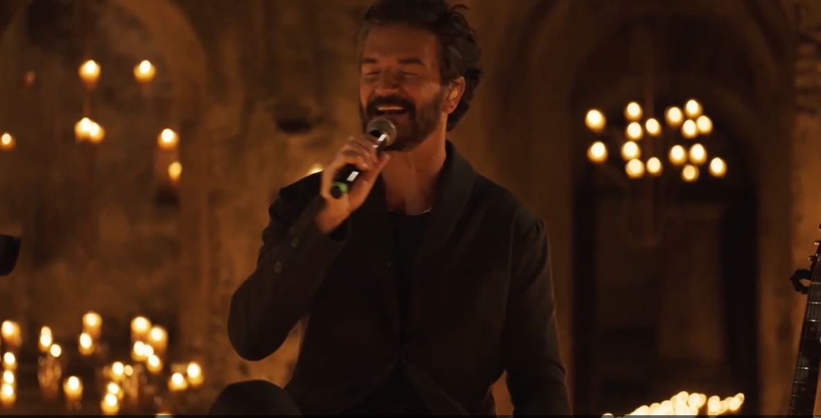 Ricardo Arjona ofrece concierto streaming y hace historia con “Hecho a la Antigua”