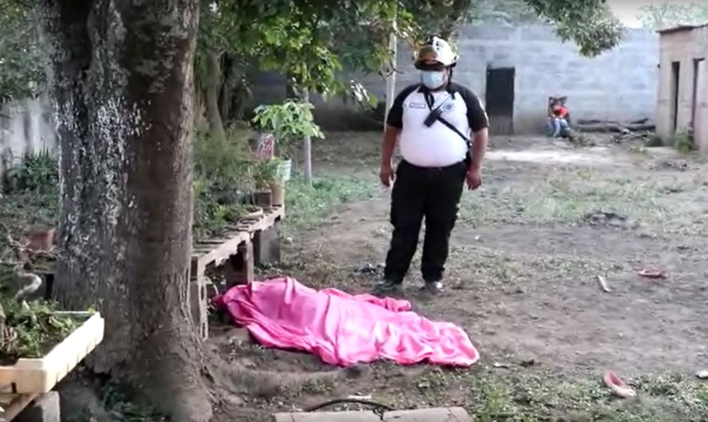 Una mujer muere tras el ataque de un perro y su esposo queda gravemente herido