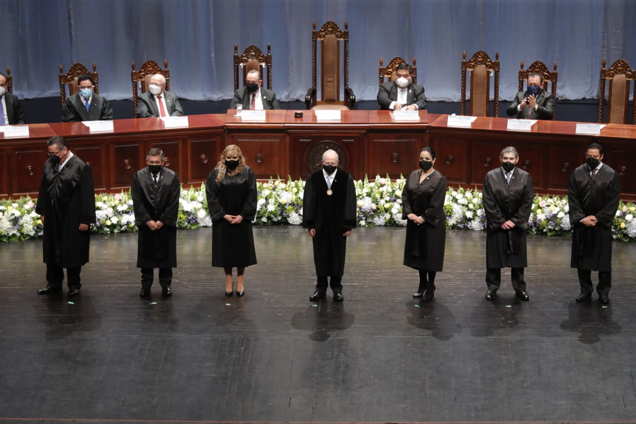 Asume la nueva CC: Roberto Molina Barreto subraya que ningún magistrado es superior a la ley