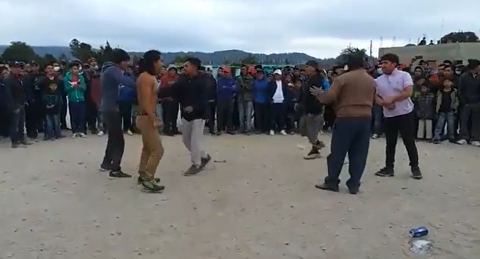 Pobladores llevaron a cabo las peleas de Chivarreto y conciertos a pesar de las restricciones por el covid-19