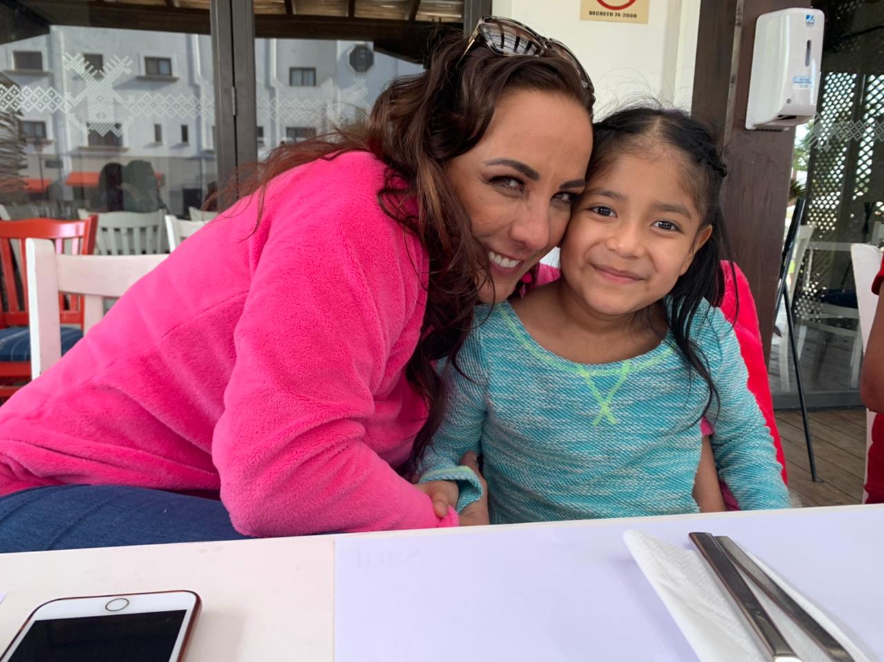 Consuelo Duval visitó Guatemala y cumplió el sueño de una niña que es fan de Federica P. Luche