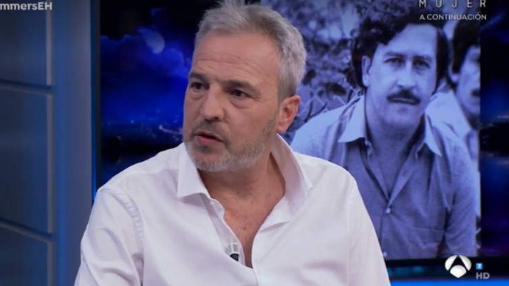 Vocalista de Hombres G hace revelación sobre Pablo Escobar