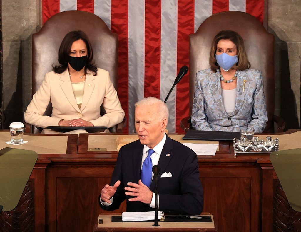 Biden aboga por apoyar a migrantes y menciona a Guatemala en su informe de 100 días ante el Congreso