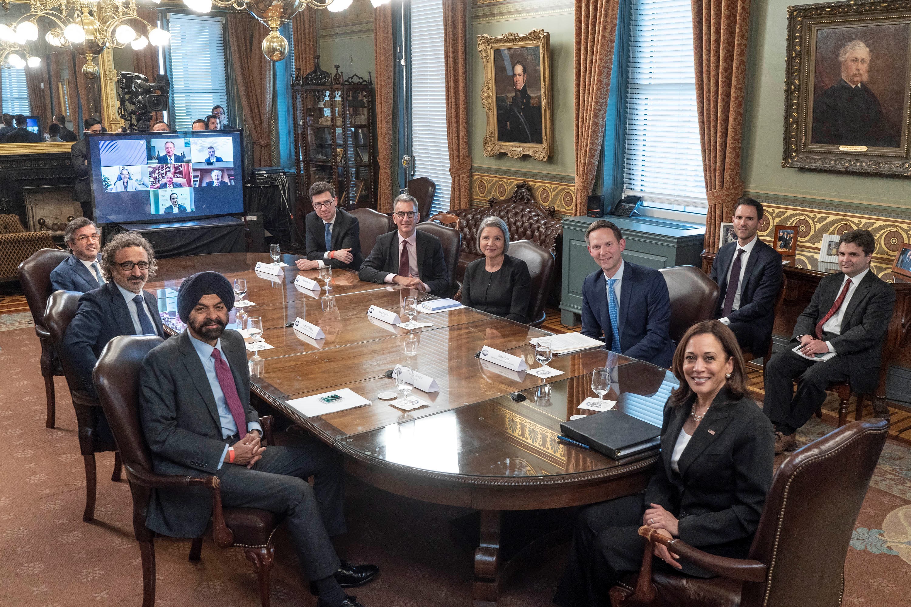 “Llamado a la Acción”: Kamala Harris logra compromiso de empresarios para invertir en Guatemala, Honduras y El Salvador