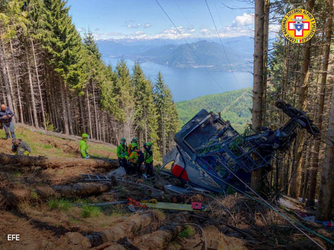 Trece muertos y tres heridos en el accidente de un teleférico en Italia