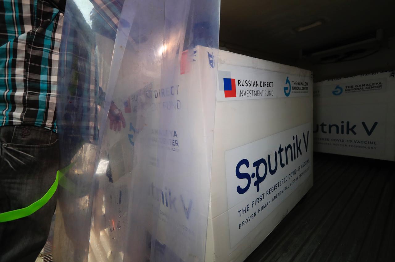 Las dosis de la vacuna Sputnik V arriban a Guatemala.