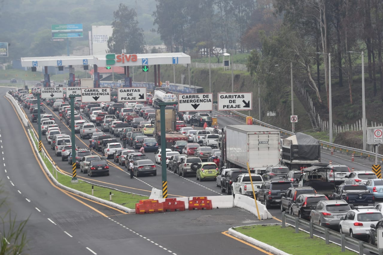 Abarrotan peaje rumbo a playas de la costa sur durante el Día del Trabajo