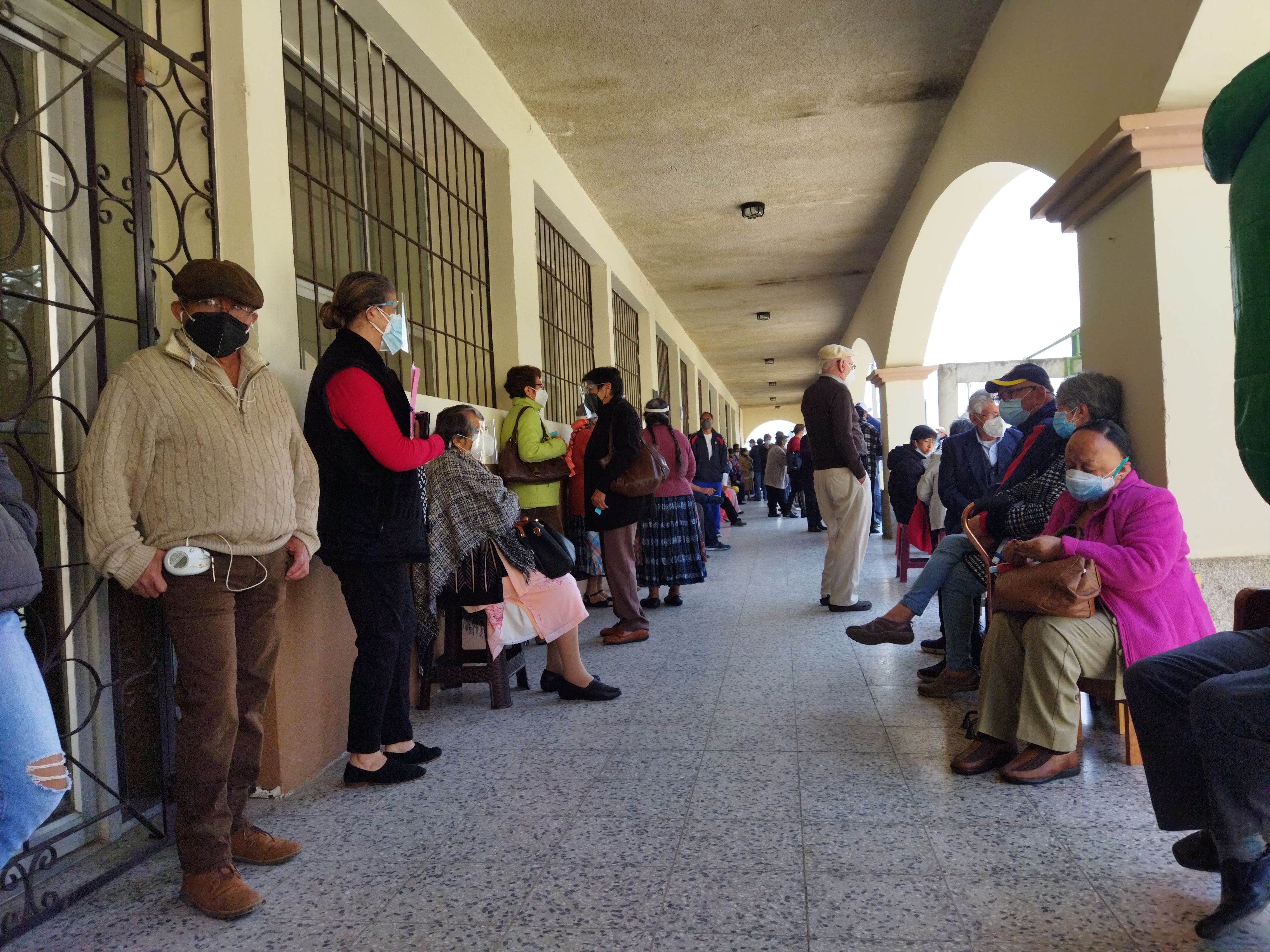 Vacunación para adultos mayores contra covid-19 en Xela, Quetzaltenango