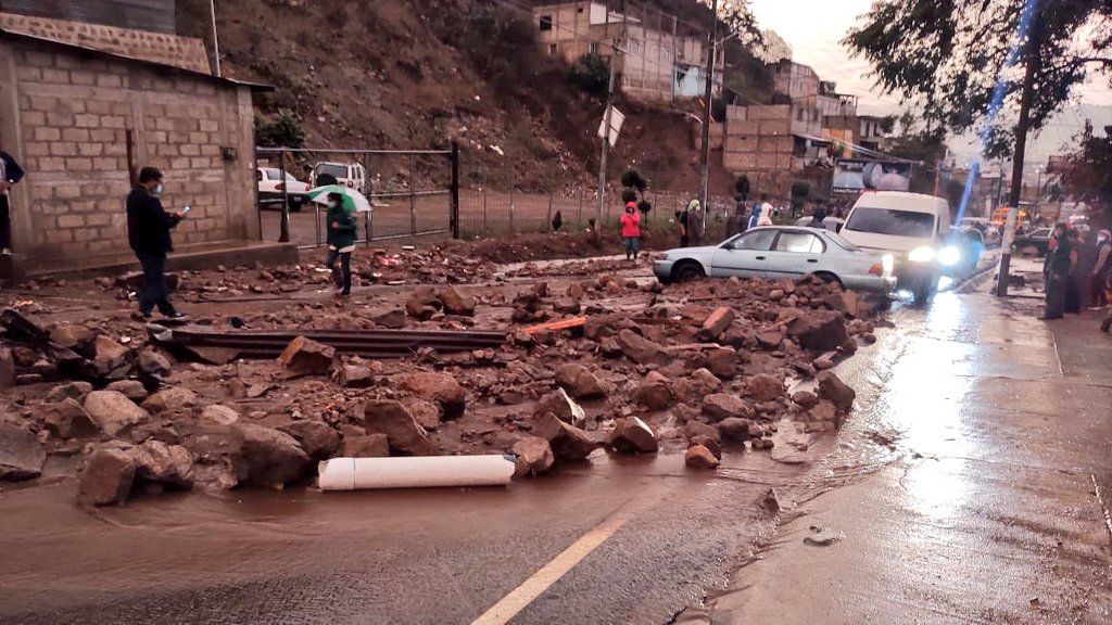 Fuertes lluvias provoca inundaciones en diversos sectores de Quetzaltenango