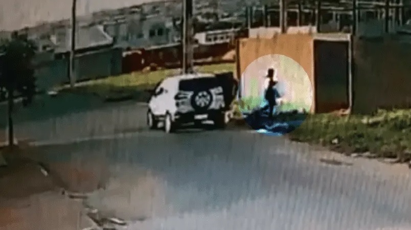 Mujer en quema a su hijo recién nacido en Brasil