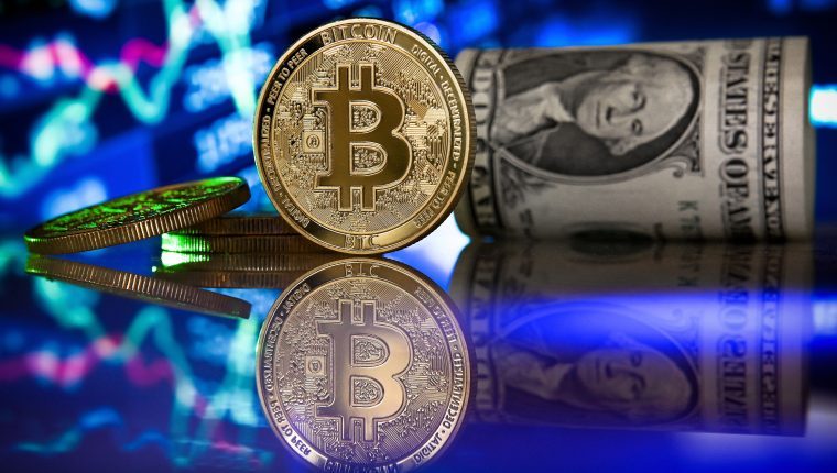 Bukele dice que es más barato operar con bitcóin que con dólares en El Salvador
