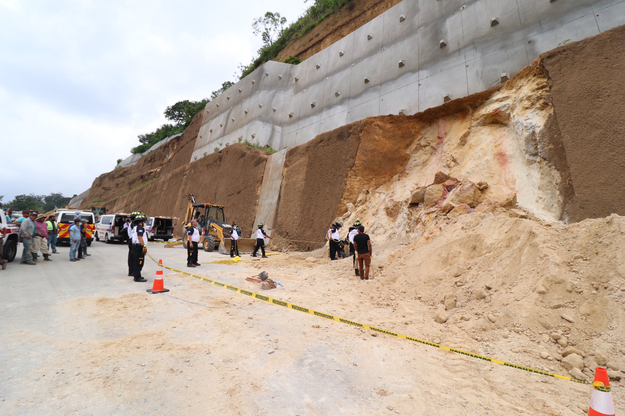 “El muro le cayó encima”: muere soterrado un trabajador en Boca del Monte