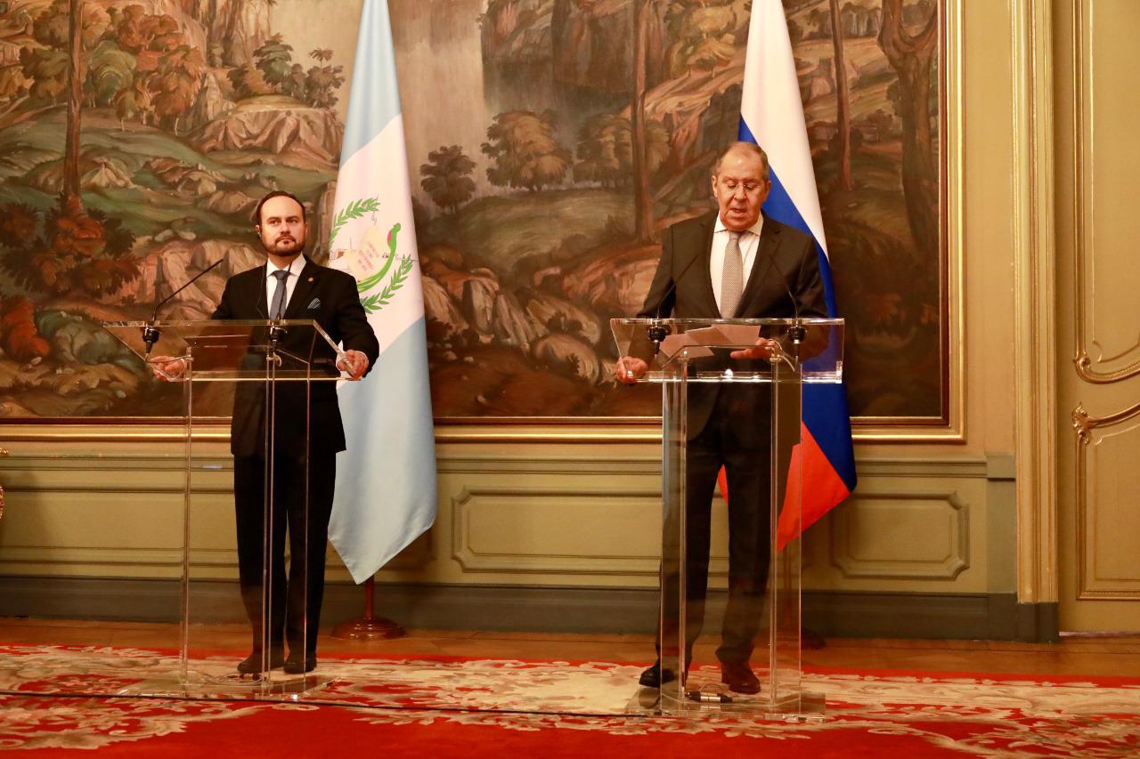 Rusia y Guatemala hablan sobre las Sputnik V, pero no informan sobre soluciones a retraso en entrega
