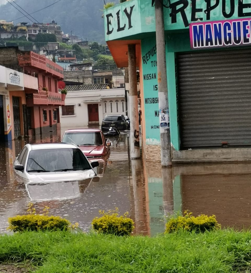 Inundaciones y viviendas dañadas dejan lluvias en las últimas horas