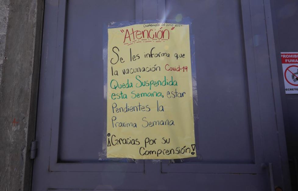 ¿Dónde están las vacunas? La reacción de usuarios ante el cierre de algunos centros de vacunación