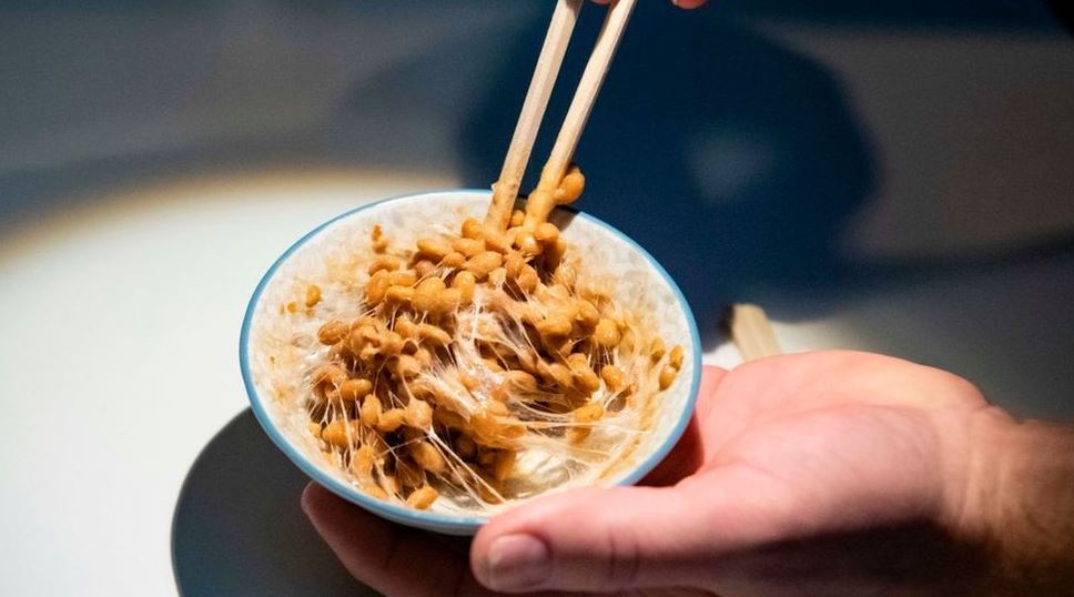Natto, el viscoso superalimento japonés que tiene tantos amantes como detractores