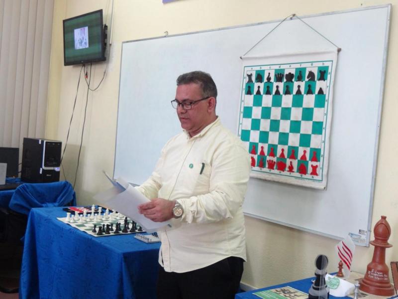 Muere árbitro internacional de ajedrez cubano a causa de la covid-19