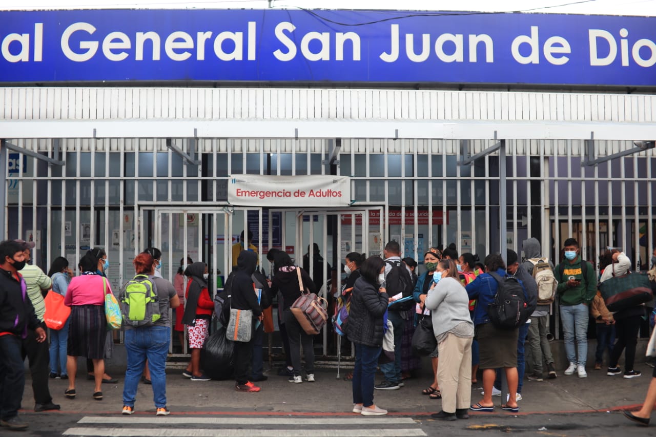 El San Juan de Dios está colapsado por brote de coronavirus y pide que no trasladen allí a pacientes durante 48 horas
