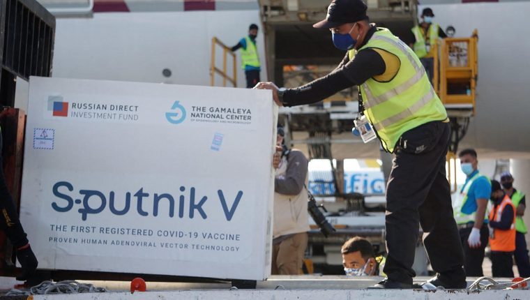 Salud comenzará a aplicar segundas dosis de la vacuna rusa Sputnik V esta semana en la capital y estos son los centros de vacunación