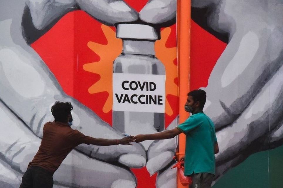 Cómo es la primera vacuna de ADN del mundo para la covid-19 (sin agujas) aprobada por India