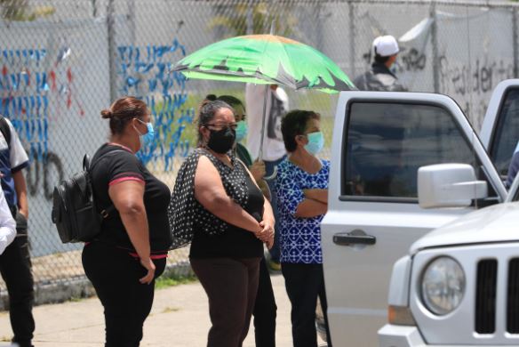 Gobierno analiza establecer restricciones de horarios y toque de queda por aumento de casos de coronavirus