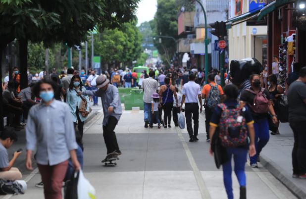 Giammattei impone restricciones de movilidad, reuniones sociales y otras medidas por el covid-19 en Guatemala