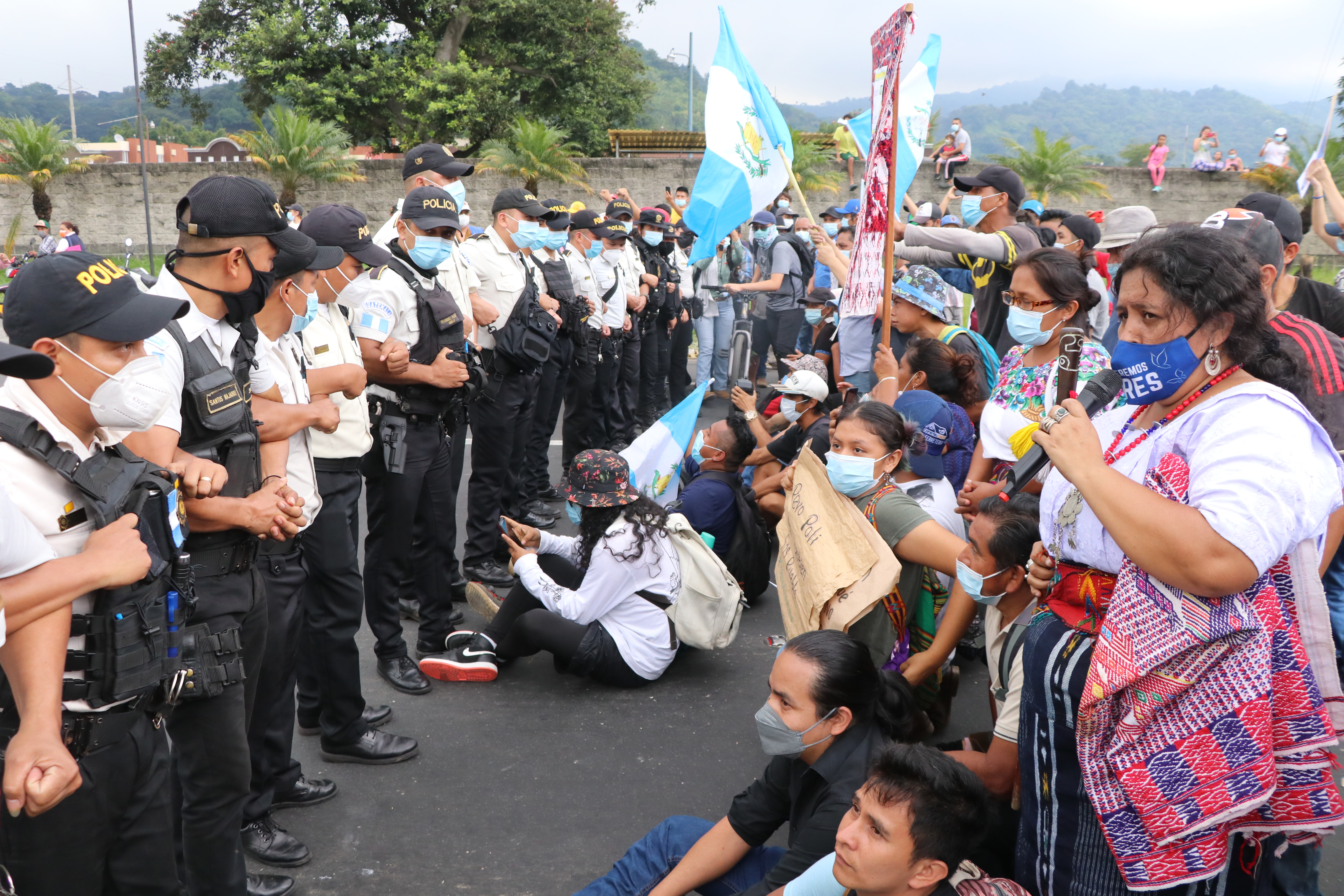 VIDEO | Alcaldía indígena de Palín, Escuintla, bloquea por cinco horas ruta al Pacífico