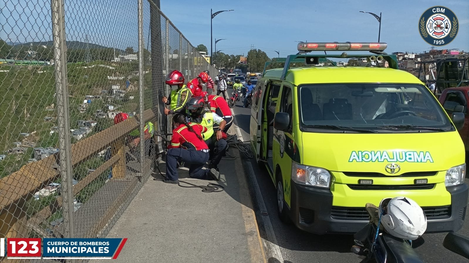 Ebrio y con problemas personales, hombre intenta lanzarse del puente El Incienso