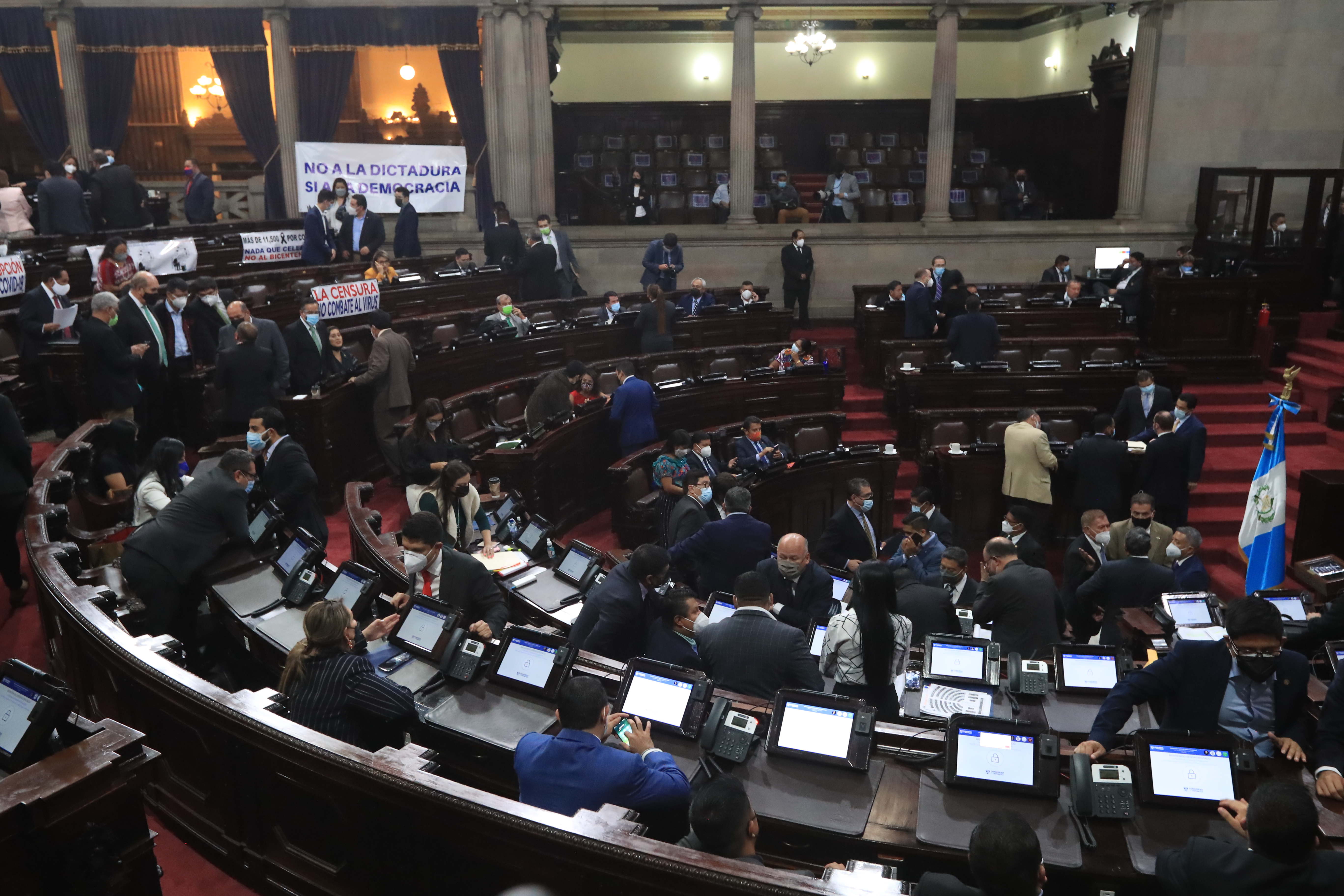 Ante incremento de casos de covid-19, Congreso propone al Ejecutivo un toque de queda a partir de las 6 de la tarde