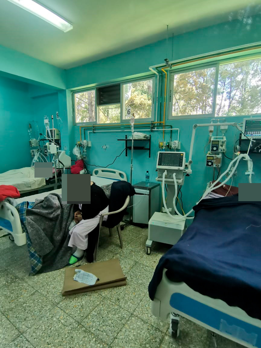 VIDEO | Comienzan a sustituir sedantes por paralizantes para pacientes por covid-19 en Quiché ante escasez de medicamento