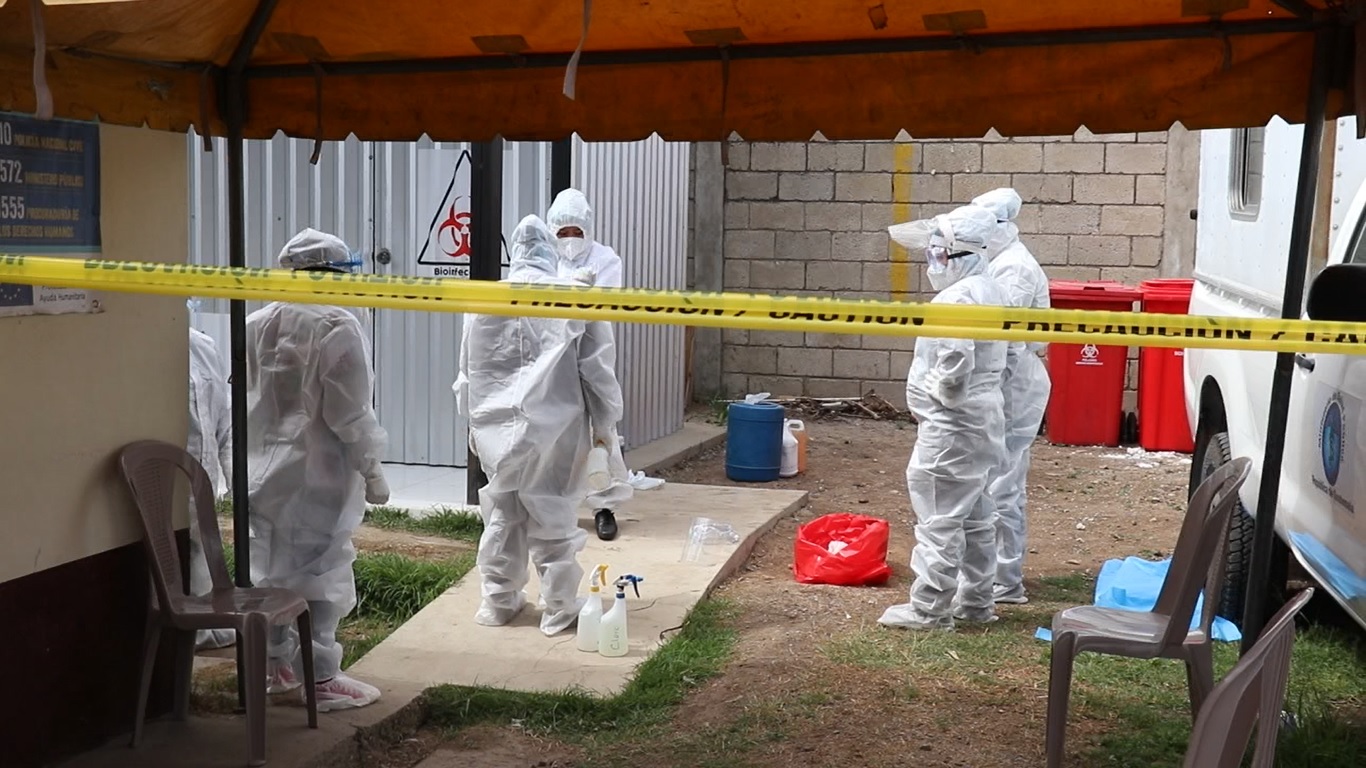 VIDEO | Tablero epidemiológico covid-19 cambia sorpresivamente de naranja a rojo al finalizar la feria titular de Santa Cruz del Quiché