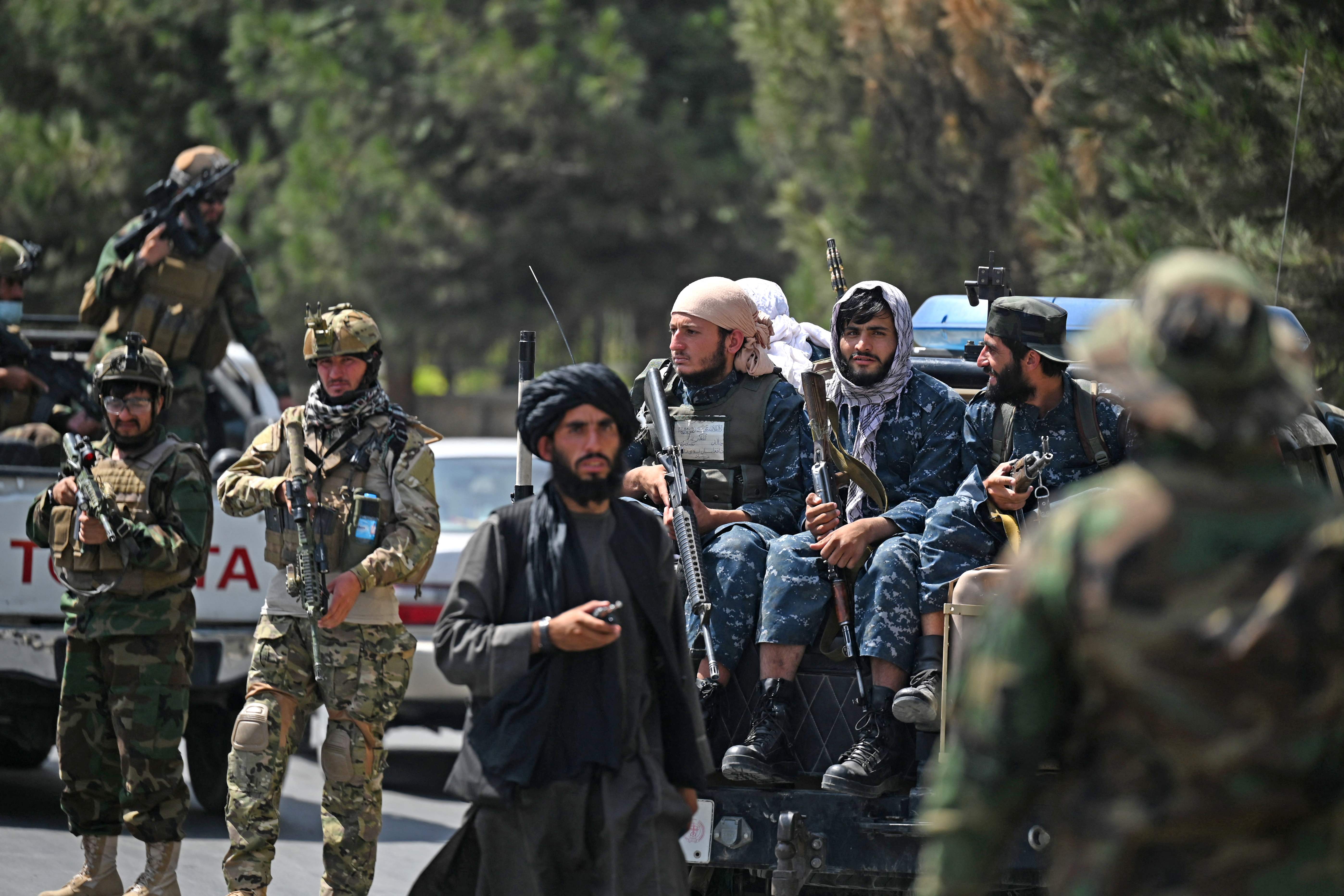 Talibanes pretenden gobernar Afganistán con una nueva y misteriosa cúpula