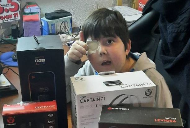 Niño cumple su sueño de ser youtuber antes de morir por cáncer