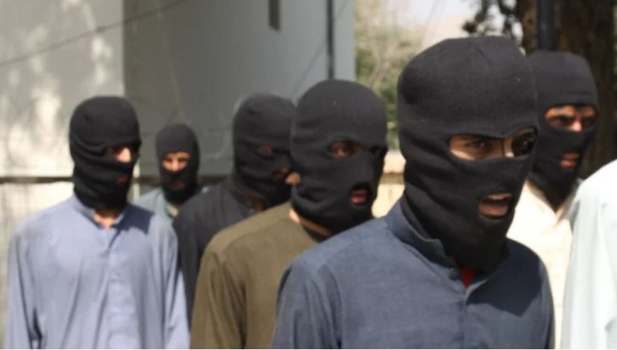 Afganistán: qué se sabe de ISIS-K, el grupo de Estado Islámico enemigo de los talibanes detrás de los ataques al aeropuerto de Kabul