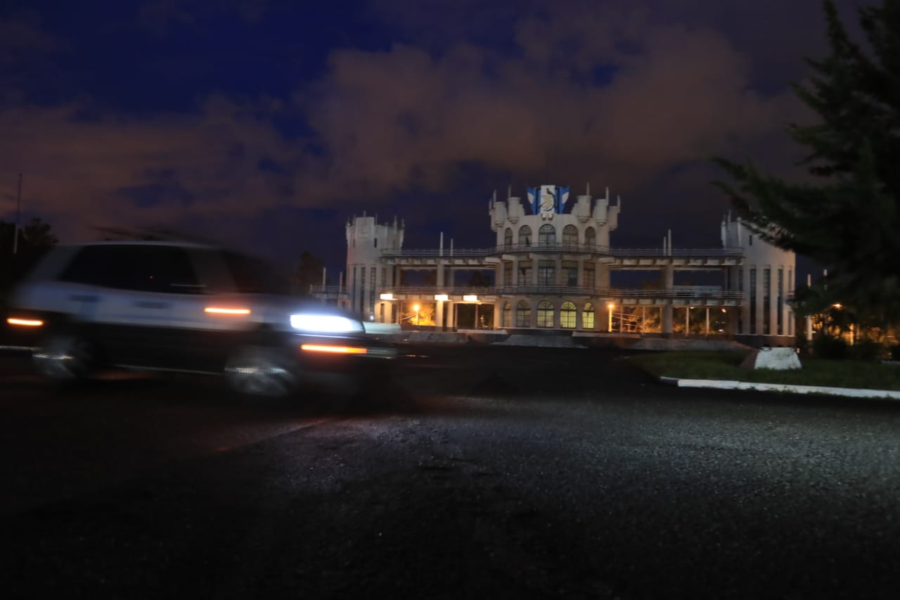 Galería: Así transcurre la jornada de vacunación en los puestos nocturnos habilitados por el Ejército