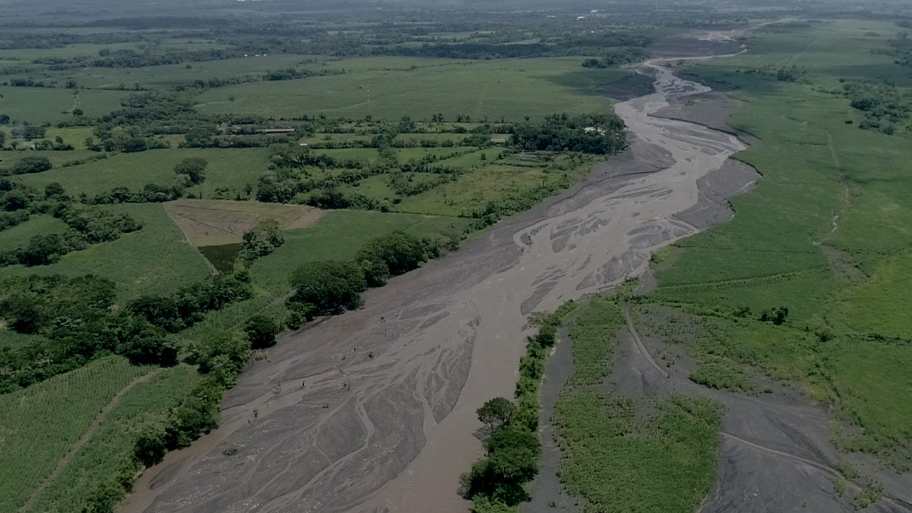 VIDEO | Lluvias provocan desborde de río Pantaleón afectando a cinco comunidades