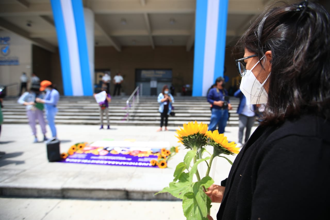 Mujeres reprochan el silencio en la investigación por el crimen contra Angie Caseros y Blanca Ramírez