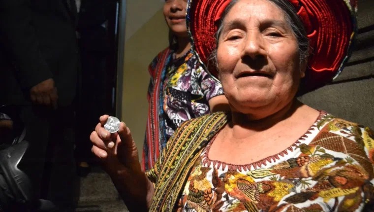 Muere en Santiago Atitlán Concepción Ramírez Mendoza, el rostro de la moneda de Q0.25