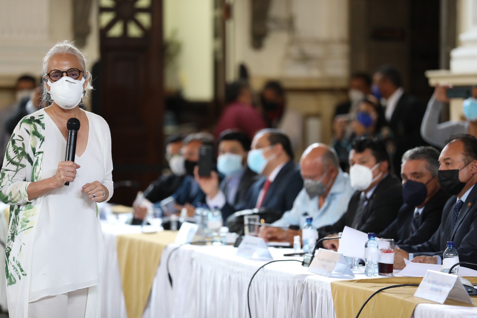 Covid-19: Expertos reiteran llamado para imponer medidas, mientras el Congreso busca consensos