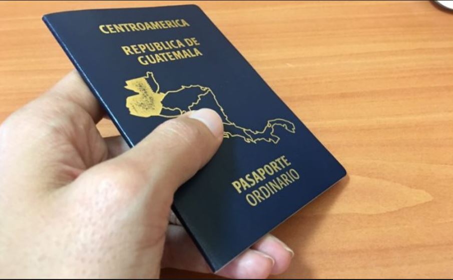 Migrantes guatemaltecos podrán tramitar pasaporte sin tener DPI