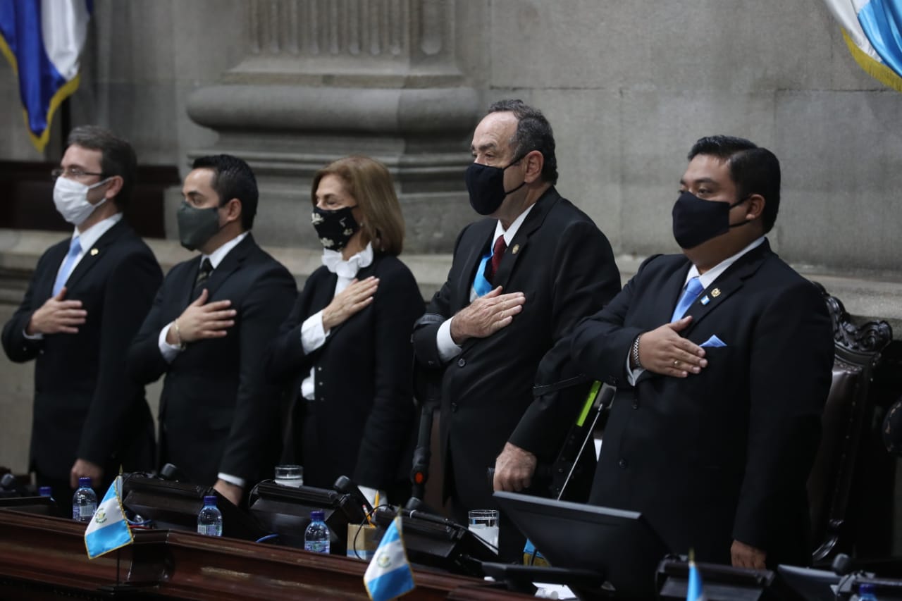 Giammattei llama a evitar divisionismo y Rodríguez se refiere a la “política del espectáculo”