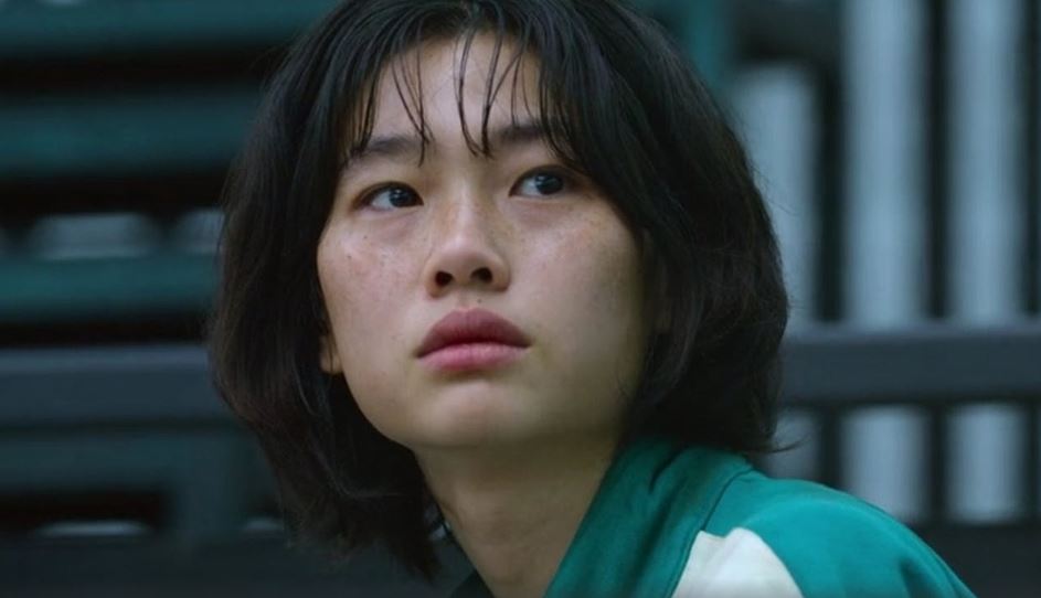 La increíble transformación de la modelo Ho Yeon para actuar en “El juego del calamar”
