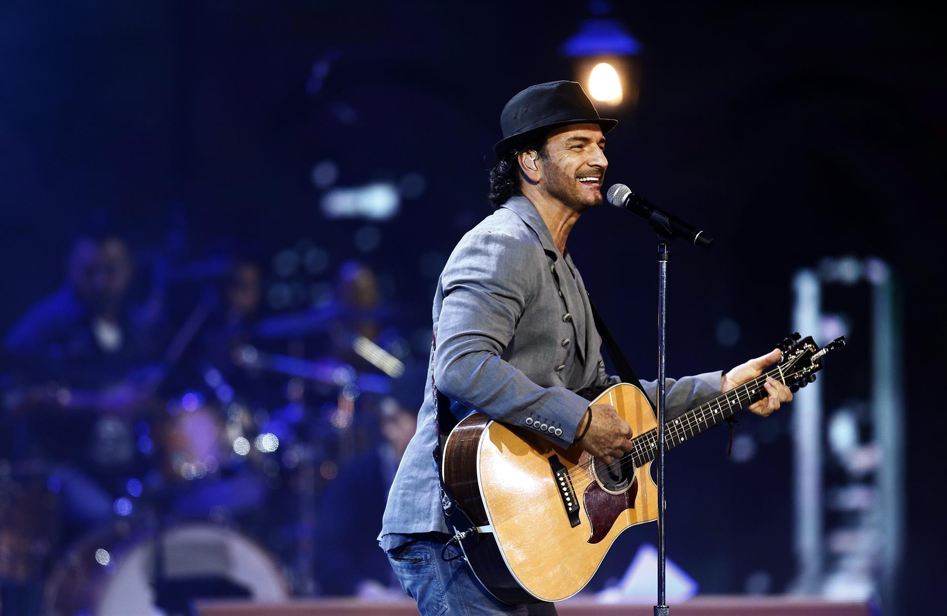 Arjona anuncia gira “Blanco y negro” en Norteamérica para 2022