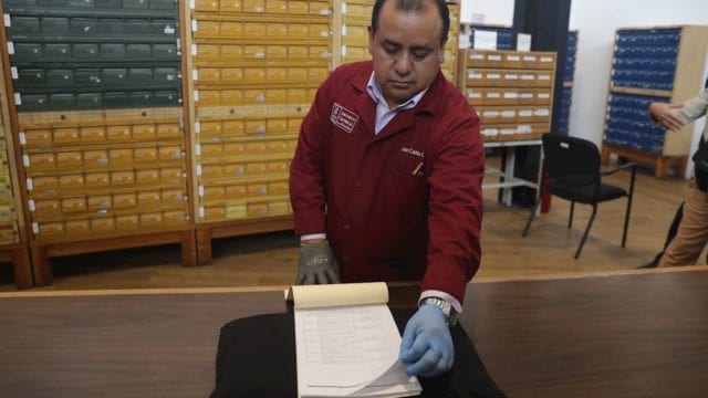 Roban más de 100 documentos históricos de México (incluidas cartas de Hernán Cortés) y así se dieron cuenta durante una subasta