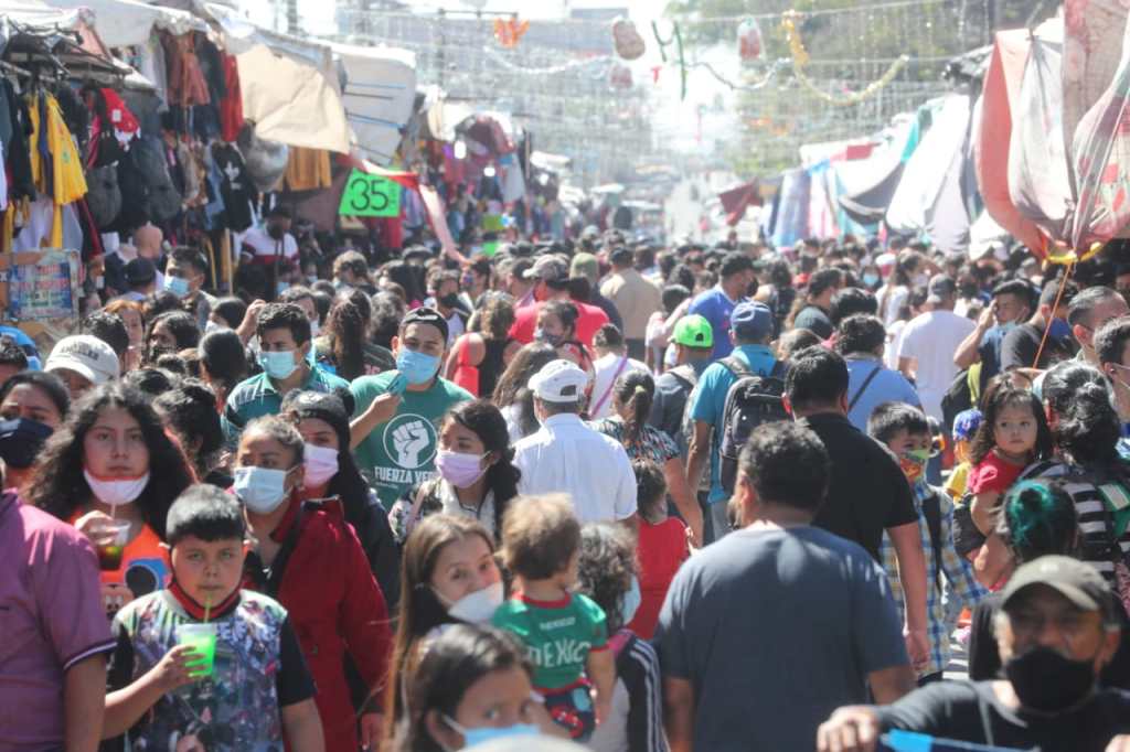 Uso de mascarilla: expertos ven riesgos por eliminar restricciones, mientras sector empresarial lo considera positivo