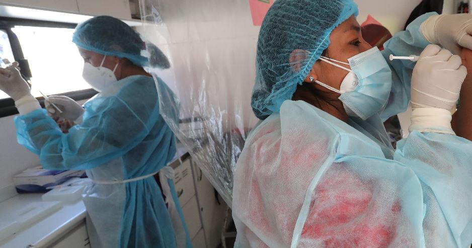 Ministerio de Salud analiza aplicar tercera dosis o refuerzo de la vacuna contra el coronavirus a población en 2022