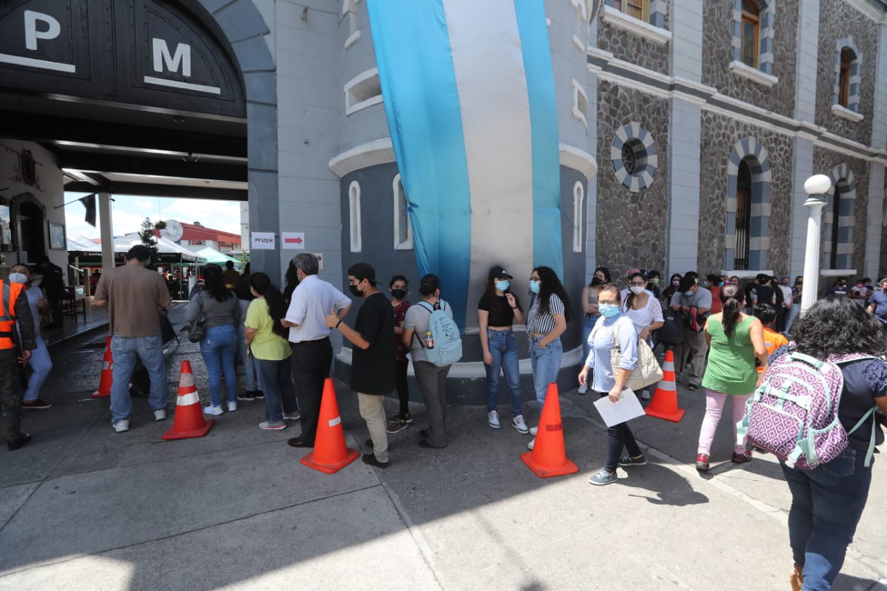 Continúan las inconsistencias en el Tablero Covid-19 y solo Quetzaltenango registra más casos activos que todo el país