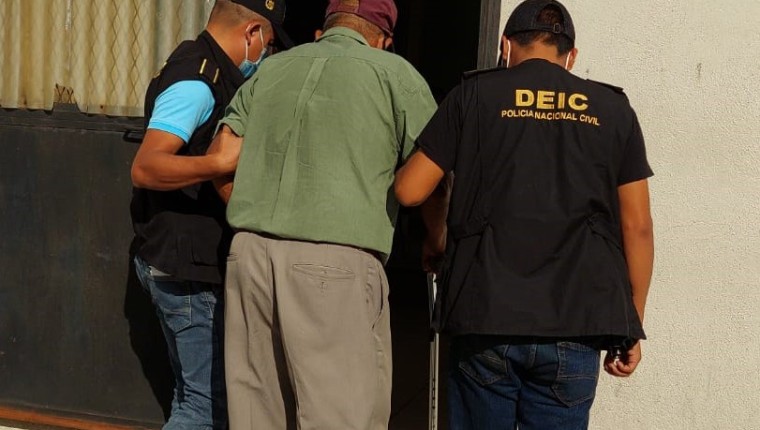 Hombre habría abusado sexualmente de una niña de 14 años y la amenazaba con sacarla de la casa