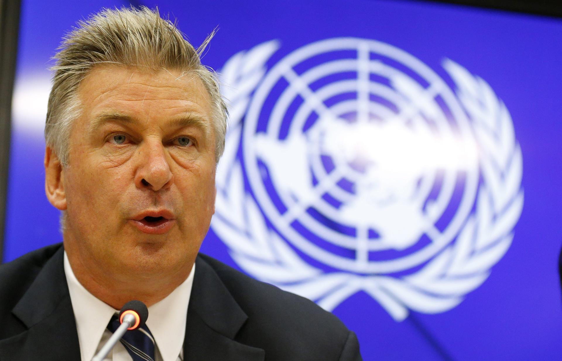 Alec Baldwin: El asistente que entregó el arma había sido despedido de un rodaje por otro accidente similar en 2019