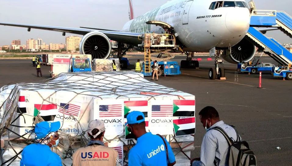 Covid-19: la pandemia “durará un año más de lo que debería” si las vacunas no llegan a los países más pobres, advierte la OMS